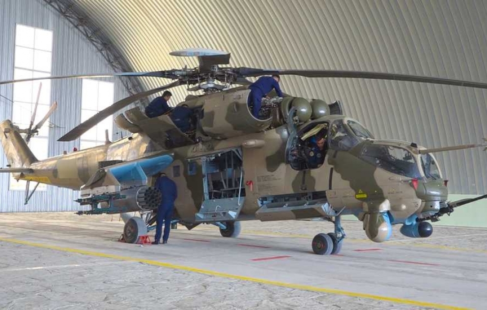 Müdafiə Nazirliyi Əlahiddə Ümumqoşun Ordunun hərbi aerodrom kompleksindən görüntülər yayıb VİDEO