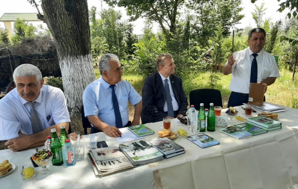 Lənkəranda Azərbaycan təbiətindən bəhs edən “Təbiətin qızıl tacı” kitabının təqdimatı keçirilib VİDEO