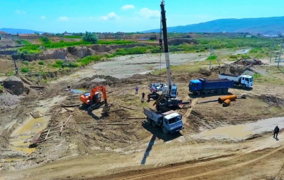 Hacıqabul rayonunda 8 kəndin 39 kilometrlik yolu yenidən qurulur VİDEO