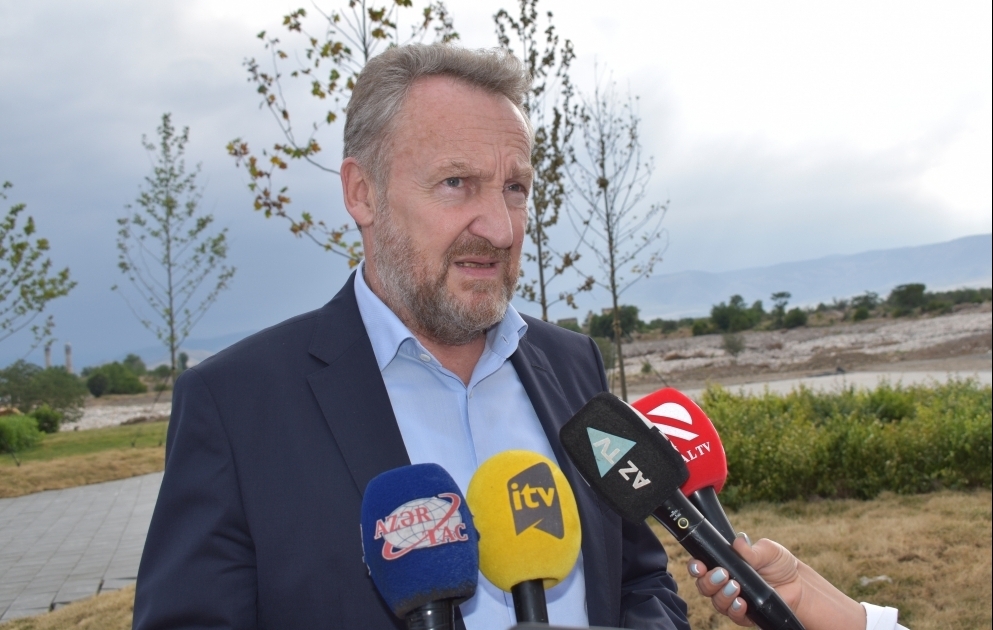 Bakir İzetbeqoviç: Ağdamda bu cür dəhşətli mənzərə ilə qarşılaşacağımı gözləmirdim VİDEO