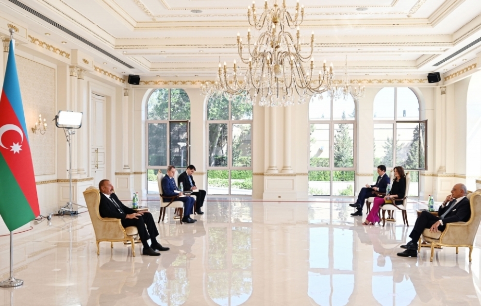 Prezident İlham Əliyev İtaliyanın Azərbaycanda yeni təyin olunmuş səfirinin etimadnaməsini qəbul edib YENİLƏNİB VİDEO