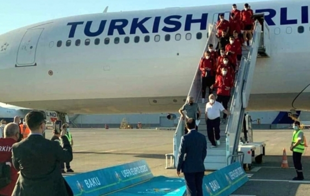 “Avro-2020”: Türkiyə millisi Bakıya gəlib VİDEO