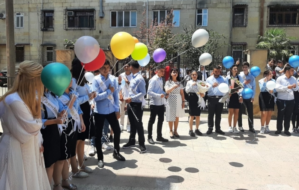 Lənkəranda 72 tam, 12 ümumi orta məktəbdə “Son zəng” çalınıb VİDEO