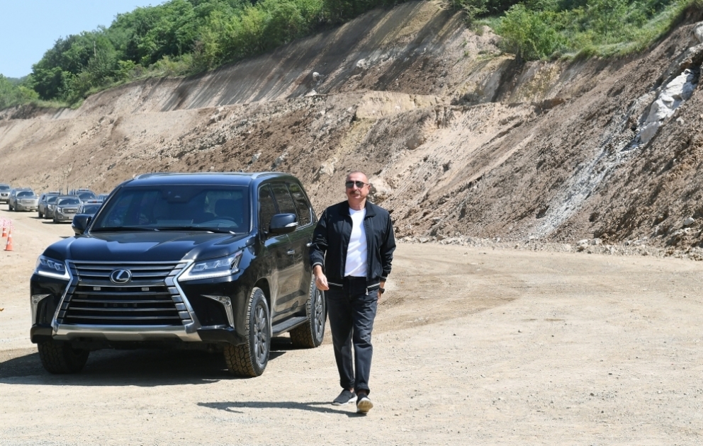 President Ilham Aliyev viewed construction of bridge over Victory road VIDEO