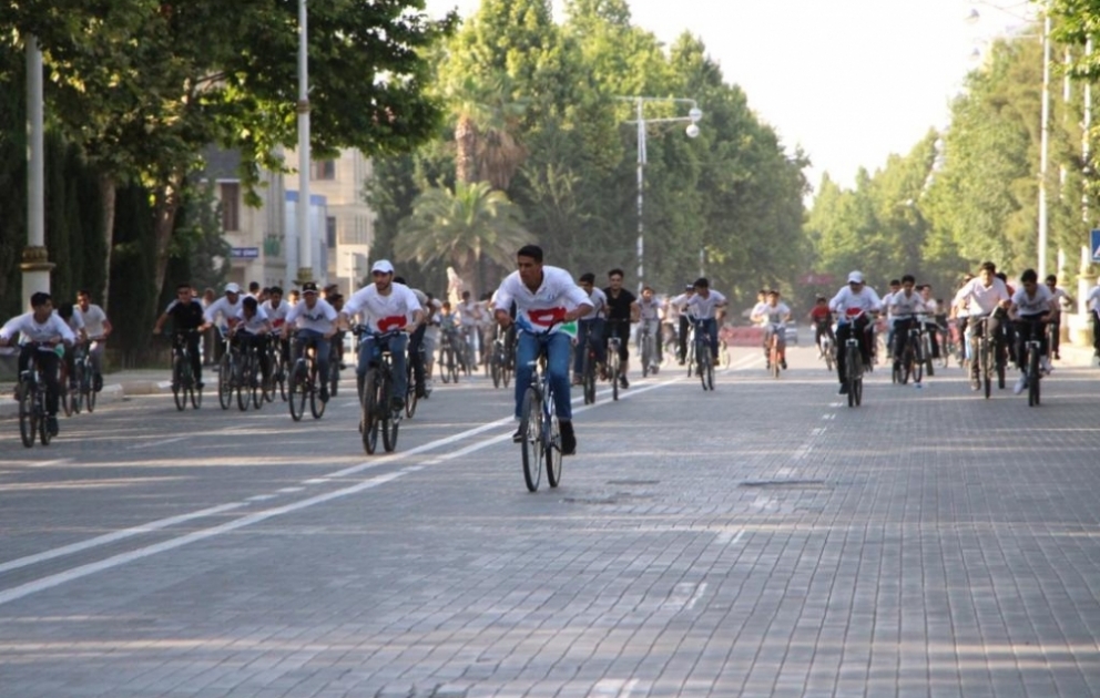 Yevlaxda keçirilən velosiped yarışında 30 komanda iştirak edib VİDEO