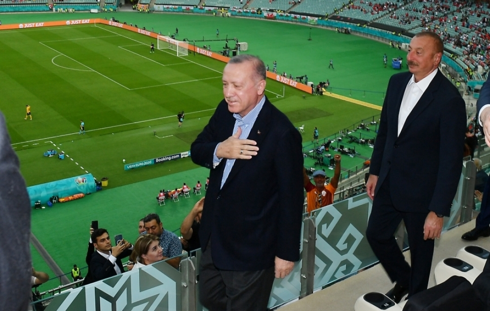 Bakı Olimpiya Stadionunda Avropa çempionatının final mərhələsinin Türkiyə-Uels matçı keçirilib  Azərbaycan və Türkiyə prezidentləri oyuna baxıblar YENİLƏNİB VİDEO