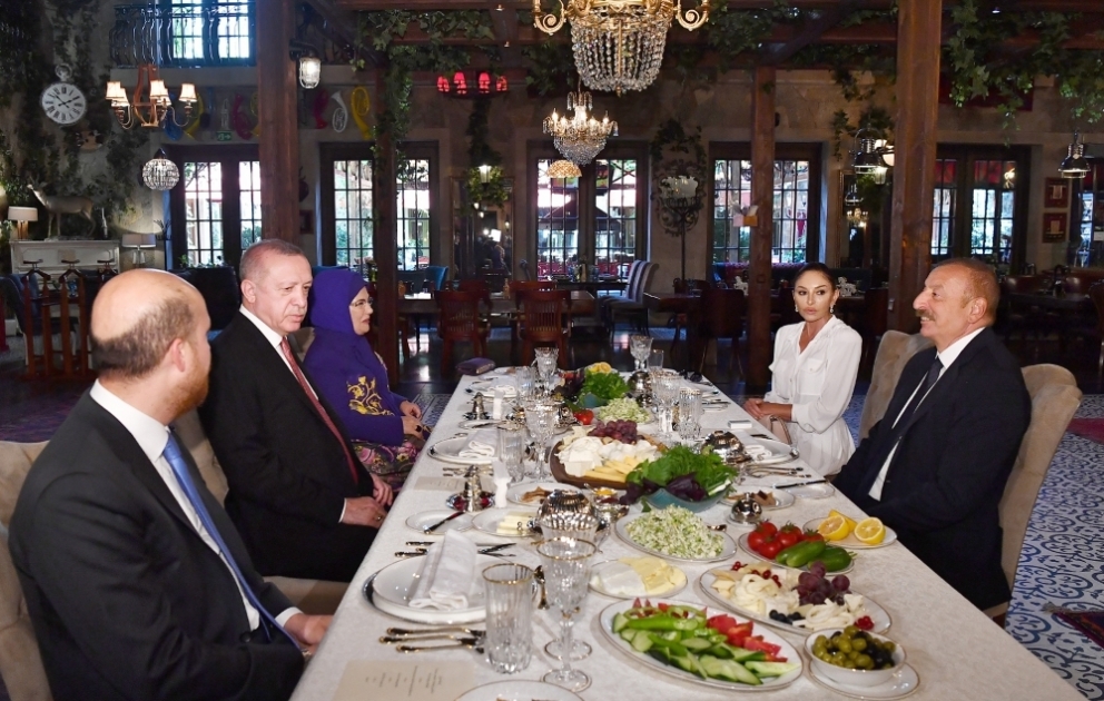 Gastmahl zu Ehren von Präsident Recep Tayyip Erdogan VIDEO