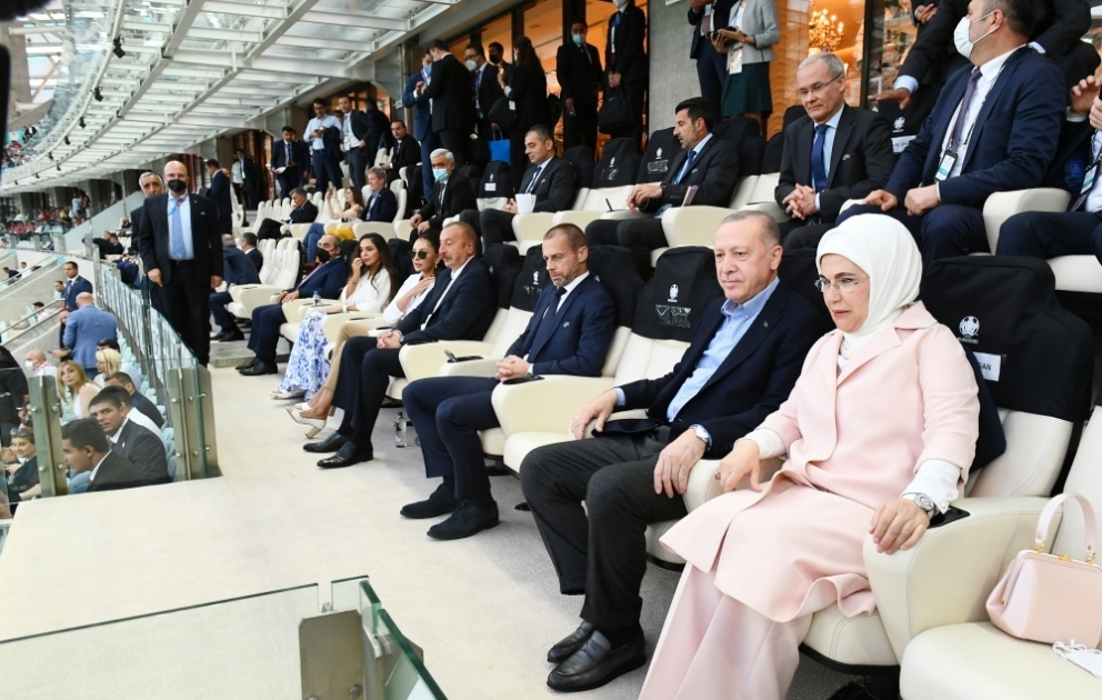 Le Stade olympique de Bakou a accueilli le match Turquie-Pays de Galles dans la phase finale du Championnat d’Europe  Les présidents azerbaïdjanais et turc ont assisté au match VIDEO