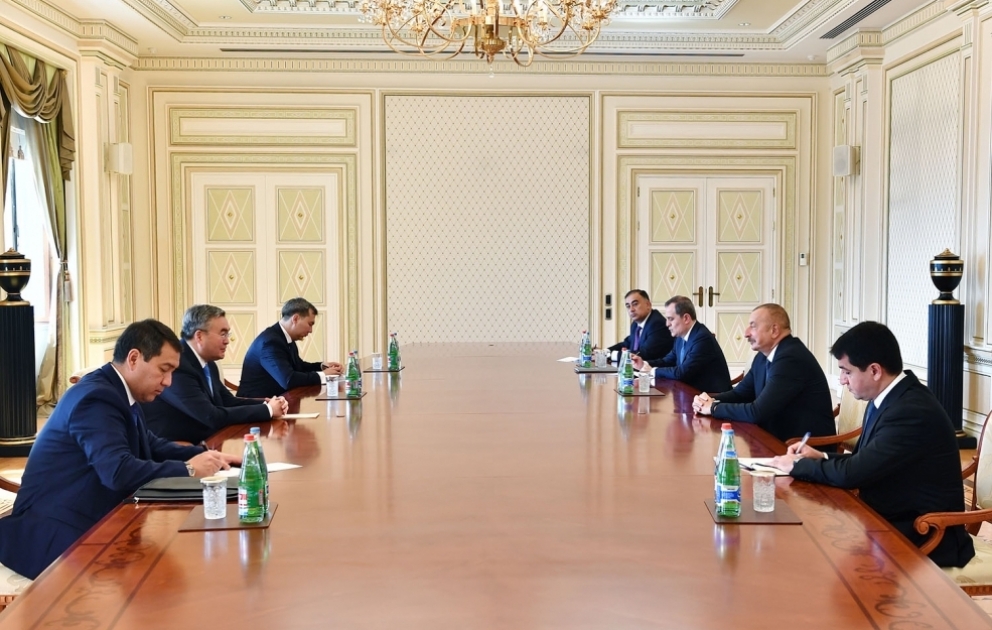 Präsident Ilham Aliyev empfängt stellvertretenden Premierminister Kasachstans VIDEO