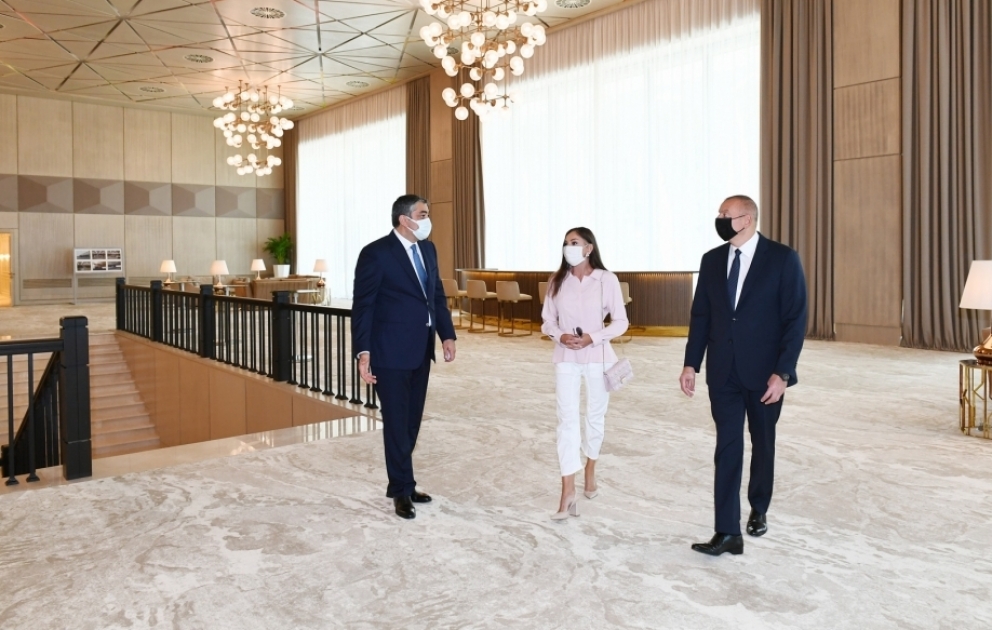 Präsident Ilham Aliyev weiht Gülustan-Palast nach einer umfassenden Rekonstruktion ein VIDEO
