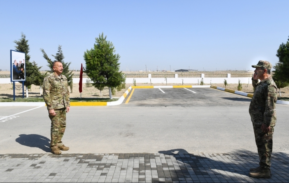 Prezident İlham Əliyev Müdafiə Nazirliyi Hərbi Hava Qüvvələrinin yeni hərbi şəhərciyində və hərbi qulluqçuların ailələri üçün nəzərdə tutulmuş xidməti mənzillərdə yaradılan şəraitlə tanış olub YENİLƏNİB VİDEO