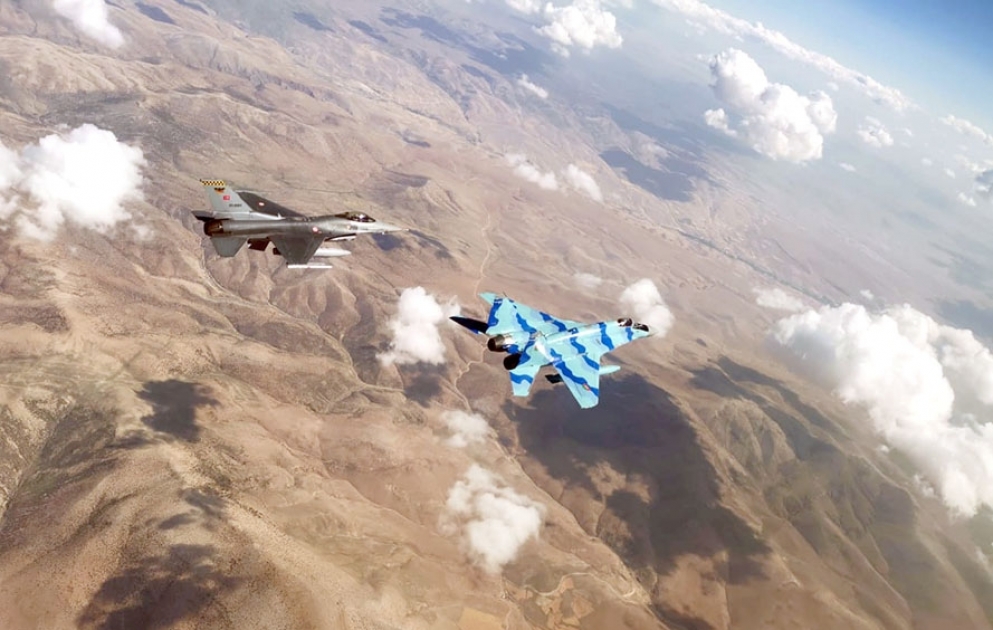 Azerbaijani military pilots conduct air battles in “Anatolian Eagle – 2021” exercises VIDEO