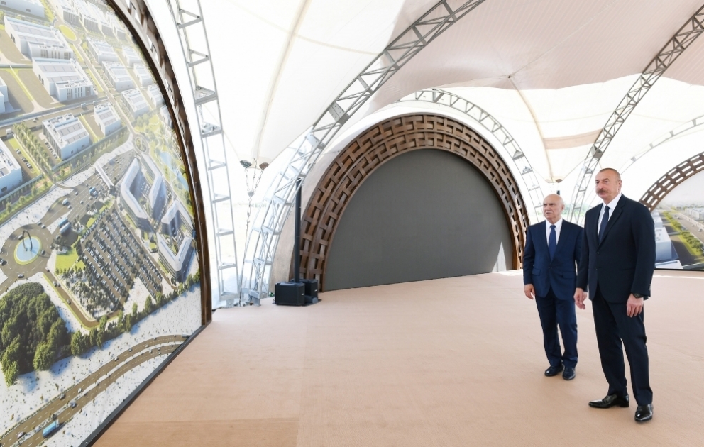 Prezident İlham Əliyev Ələt Azad İqtisadi Zonasının təməlini qoyub, Azərbaycan Televiziyasına müsahibə verib VİDEO