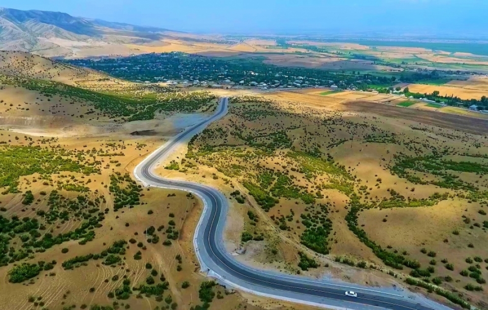 Şəki və Yevlaxda 19 kilometrlik 4 kəndin yolu yenidən qurulub VİDEO