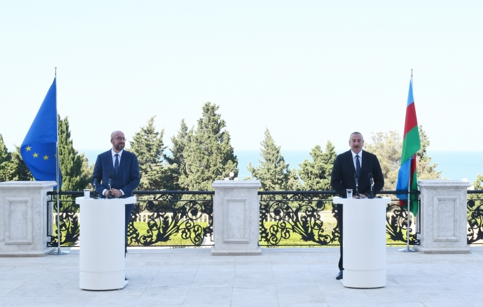 Le président Ilham Aliyev et le président du Conseil européen Charles Michel tiennent une conférence de presse conjointe VIDEO