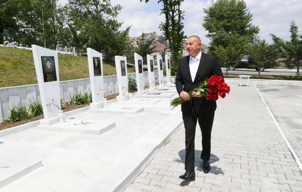 Prezident İlham Əliyev Daşkəsəndə Şəhidlər xiyabanını ziyarət edib  YENİLƏNİB VİDEO