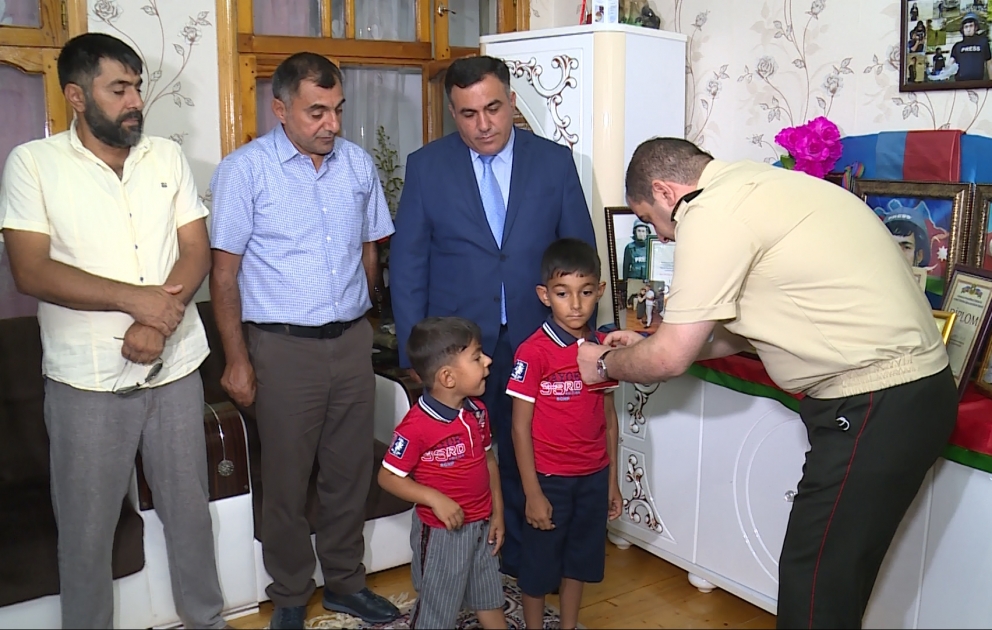 Şəhid jurnalist Məhərrəm İbrahimovun Milli Mətbuat Günü münasibətilə təltif olunduğu medal ailəsinə təqdim edilib VİDEO