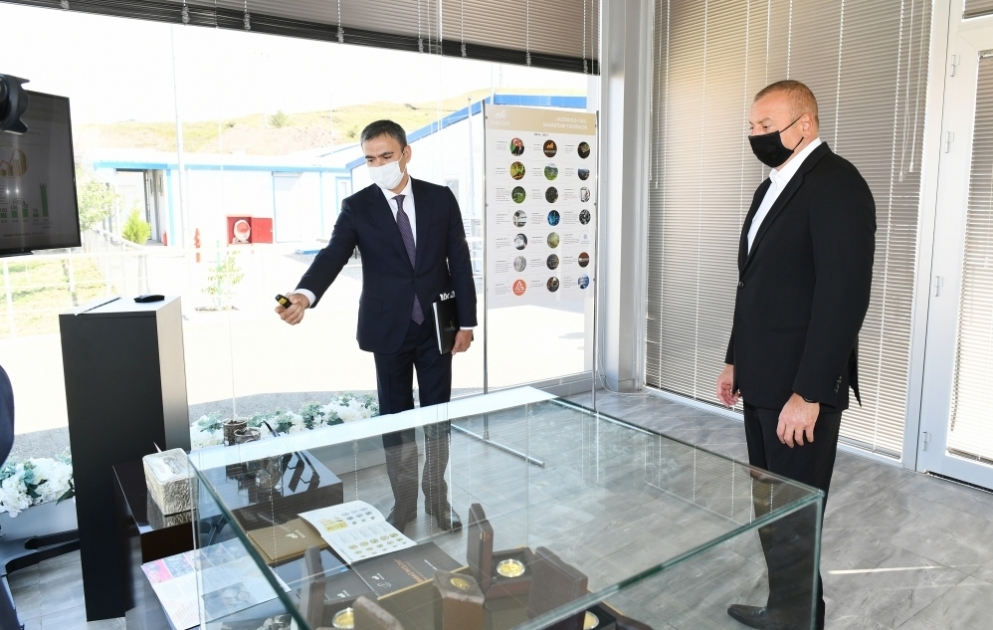 Präsident Ilham Aliyev besucht Goldmine in Daschkasan Region Staatschef gibt dem aserbaidschanischen Fernsehen ein Interview VIDEO
