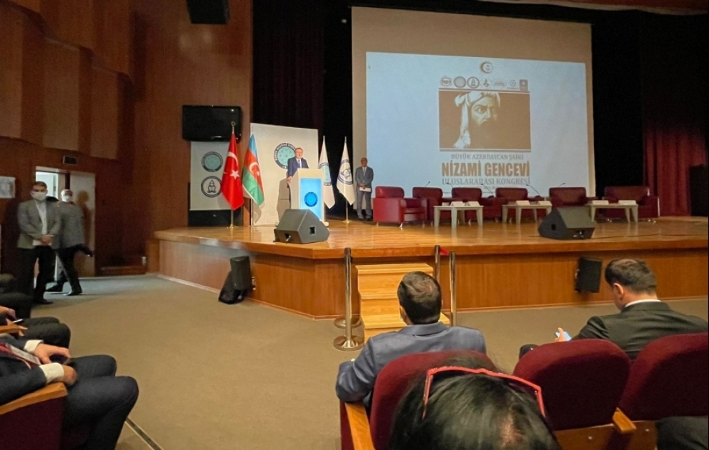 Türkiyənin Bursa şəhərində Nizami Gəncəviyə həsr olunmuş beynəlxalq konfrans işə başlayıb VİDEO