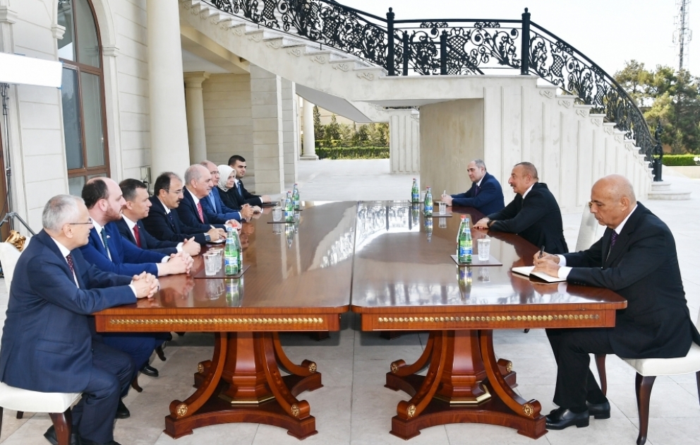 Prezident İlham Əliyev Türkiyənin Ədalət və İnkişaf Partiyası sədrinin birinci müavininin rəhbərlik etdiyi nümayəndə heyətini qəbul edib VİDEO