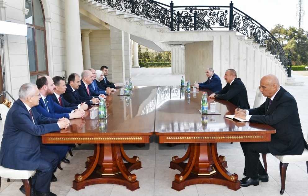 Präsident Ilham Aliyev empfängt türkische Delegation VIDEO
