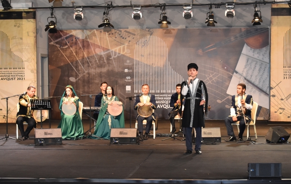 Azərbaycanın tanınmış muğam ifaçıları Qəbələ festivalının tamaşaçılarına unudulmaz anlar yaşadıblar VİDEO