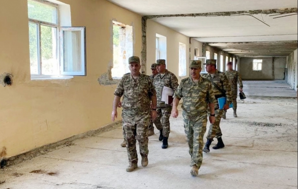 Müdafiə Nazirliyinin rəhbərliyi azad edilmiş ərazilərdə tikintisi davam edən hərbi hissələrdə olub VİDEO