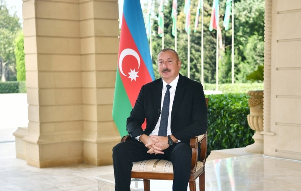 Prezident İlham Əliyev: Biz erməni ordusunun “müzəffər ordu” olmasını 44 gün ərzində yerlə bir etdik VİDEO