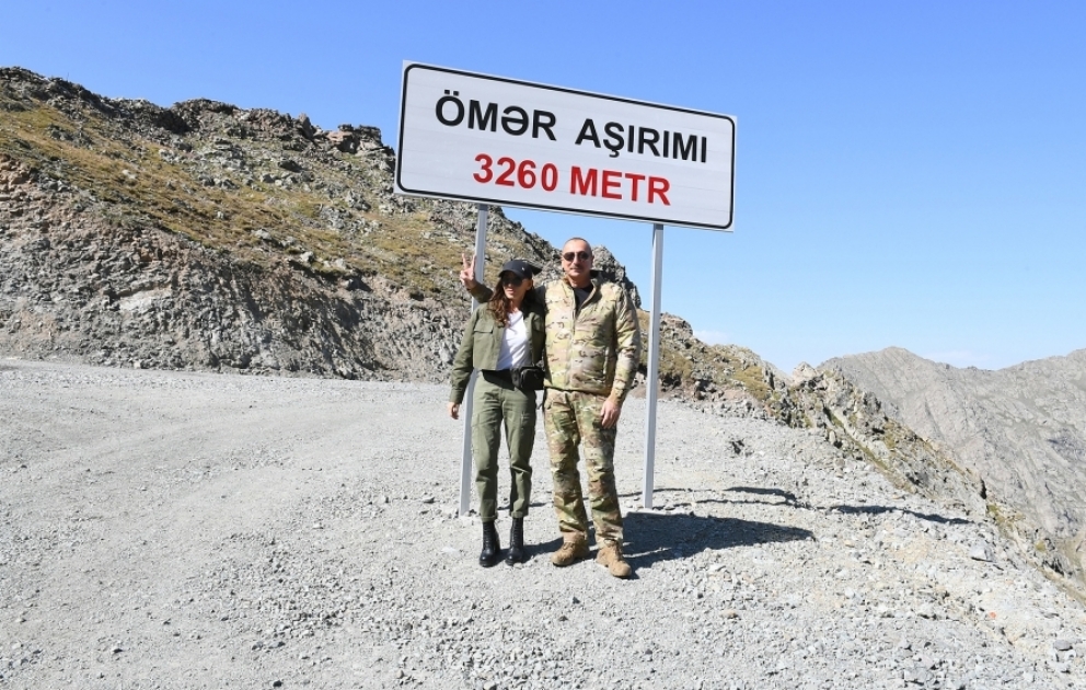 Le président Ilham Aliyev et la première dame Mehriban Aliyeva ont été dans les régions de Kelbédjer et Latchine VIDEO