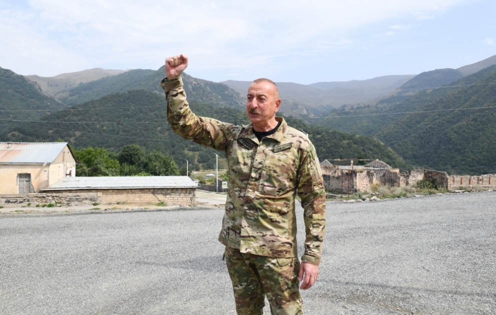 Prezident İlham Əliyev: İkinci Qarabağ müharibəsi bizim şanlı Zəfərimiz kimi tarixdə əbədi qalacaq VİDEO