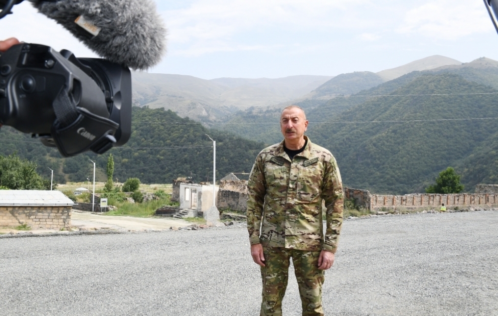 Prezident İlham Əliyev: Dağıdılmış binalar, məscidlər, qazılmış qəbirlər - bunları yadplanetli yox, erməni edib VİDEO