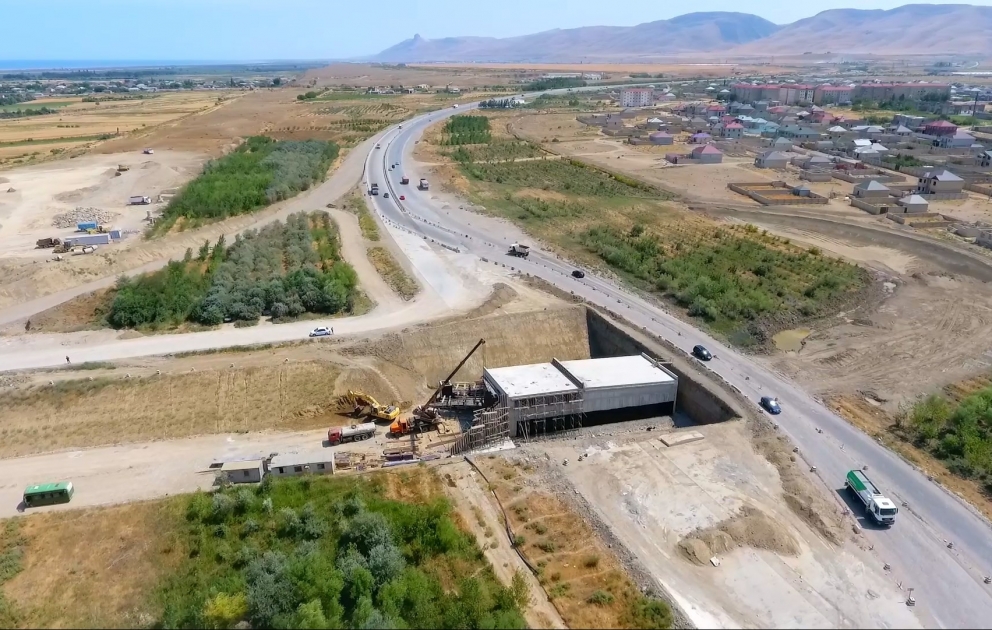 Beynəlxalq nəqliyyat dəhlizinin tərkib hissəsi olan magistralın tikintisi davam etdirilir VİDEO