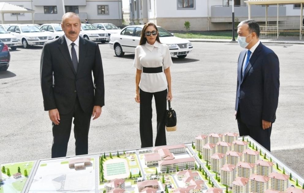 Des appartements et des voitures remis aux familles des martyrs, aux mutilés de guerre et aux héros de la Guerre patriotique  Le président Ilham Aliyev et la première dame Mehriban Aliyeva ont été présents à la cérémonie VIDEO