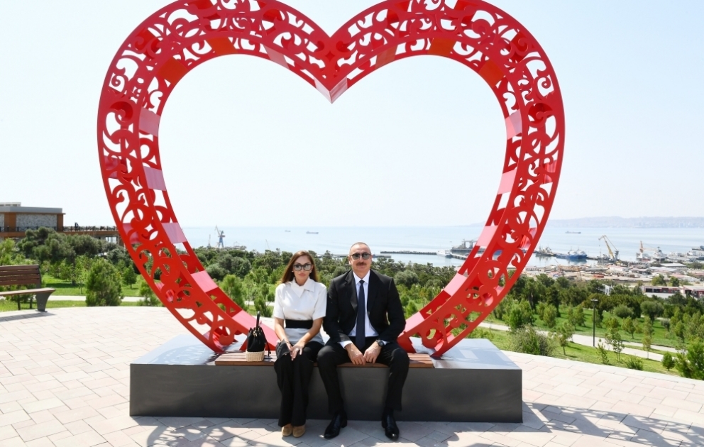 President Ilham Aliyev and First Lady Mehriban Aliyeva attended opening of newly-built Ganjlik Park in Baku VIDEO