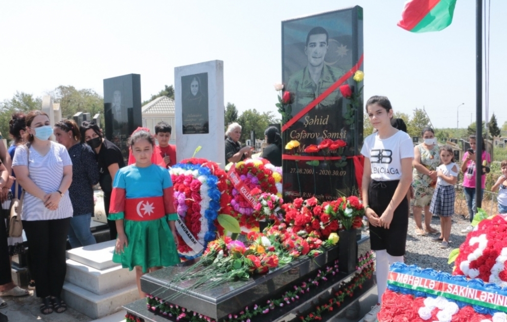 Ad günündə döyüşlərə qoşularaq şəhid olan Şəmsi Cəfərovun xatirəsi anılıb VİDEO
