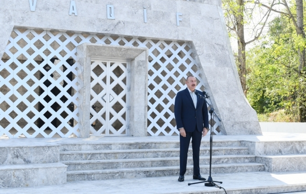Президент Ильхам Алиев и первая леди Мехрибан Алиева приняли участие в открытии Дней поэзии Вагифа в Шуше  ОБНОВЛЕНО - 2 ВИДЕО