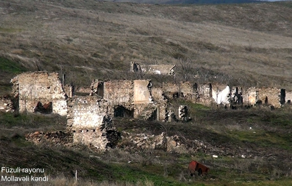 Verteidigungsministerium veröffentlicht Videoaufnahmen aus dem Dorf Mollavali in Füsuli Region VIDEO