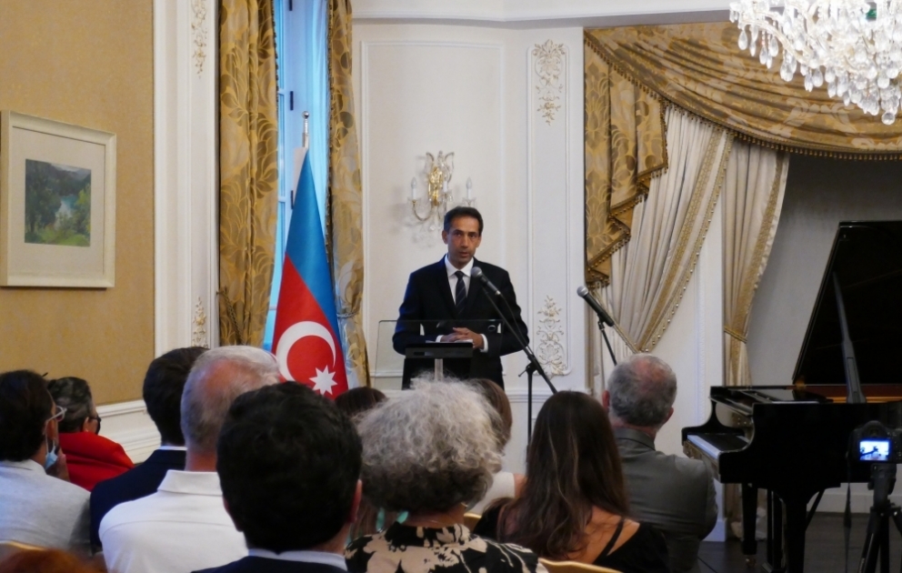 Parisdə Ermənistanın hərbi təcavüzü nəticəsində itkin düşmüş, əsir və girov götürülmüş azərbaycanlıların xatirəsi yad edilib VİDEO