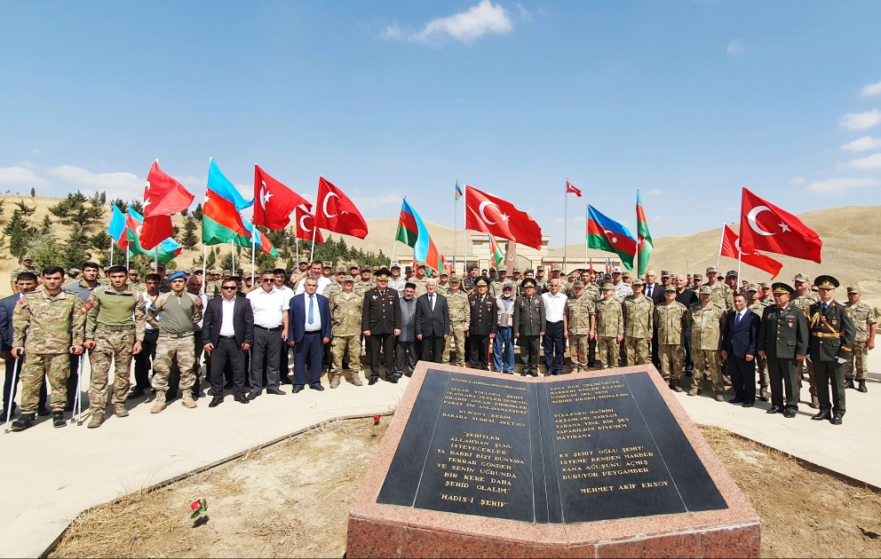 Bakının işğaldan azad olunması münasibətilə hərbçilərin Acıdərə Türk şəhidliyinə yürüş keçirilib VİDEO