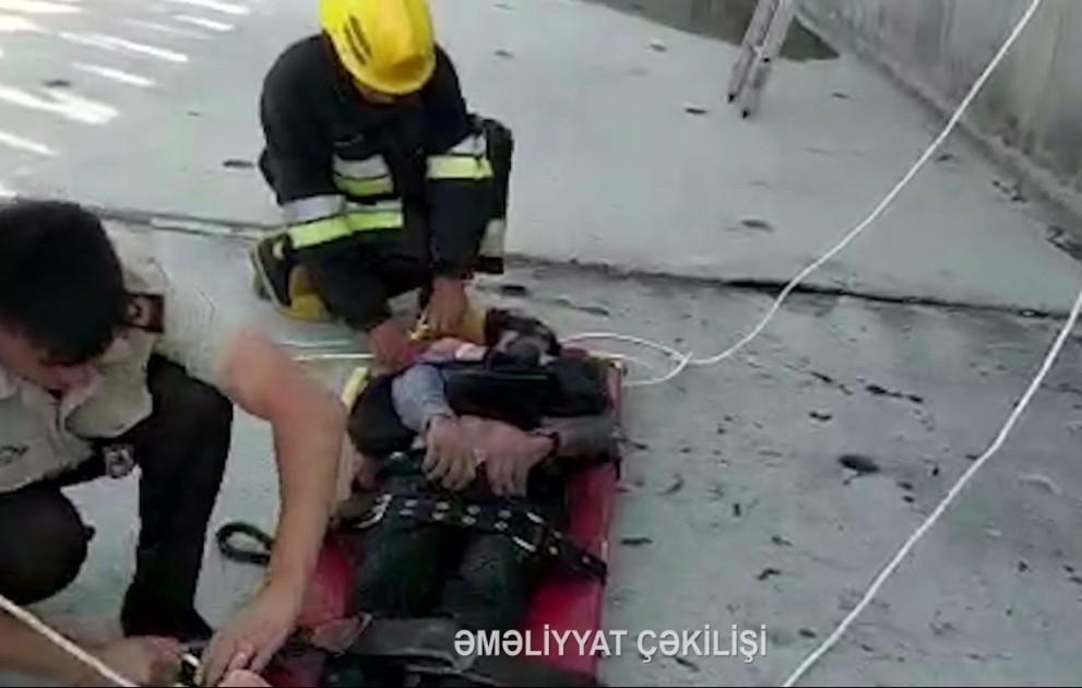 FHN-in əməkdaşları Göyçayda kanala düşən şəxsi xilas ediblər VİDEO