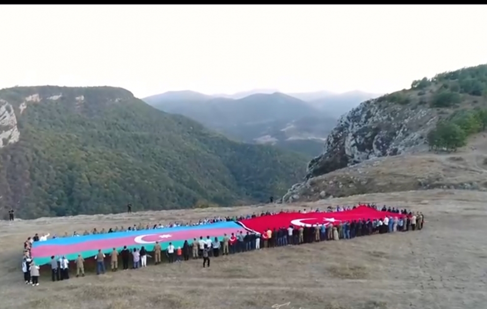 “Mənim atam qəhrəmandır” və "Mənim oğlum qəhrəmandır" layihəsi Şuşada FOTO VİDEO