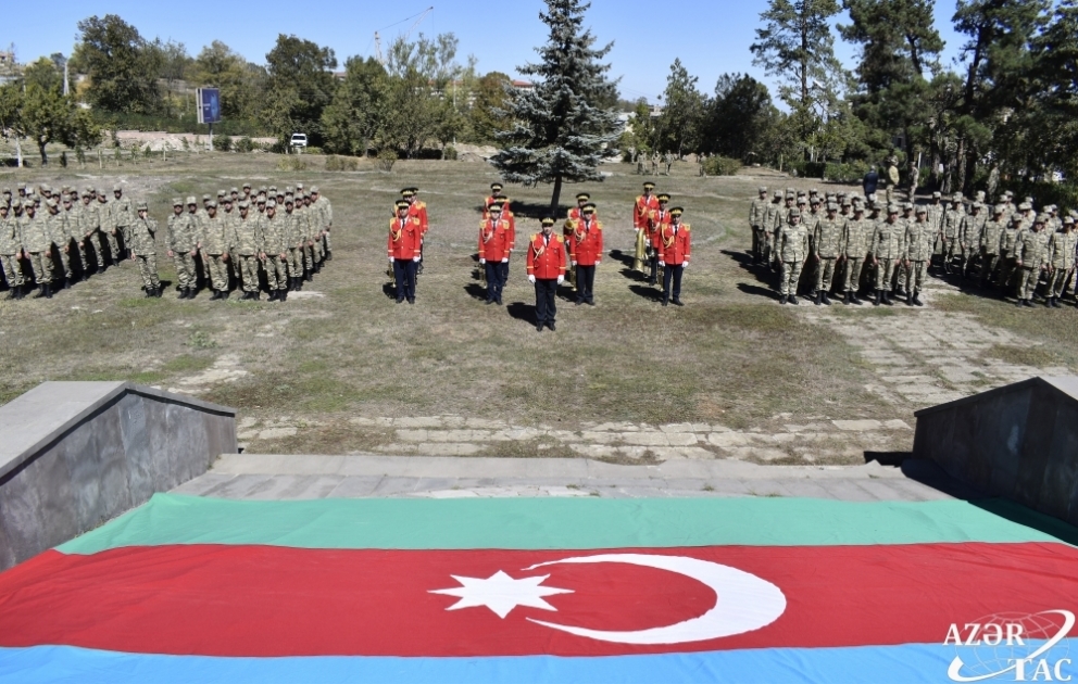 Şuşada şəhidlərimizin əziz xatirəsi bir dəqiqəlik sükutla yad olunub FOTO VİDEO