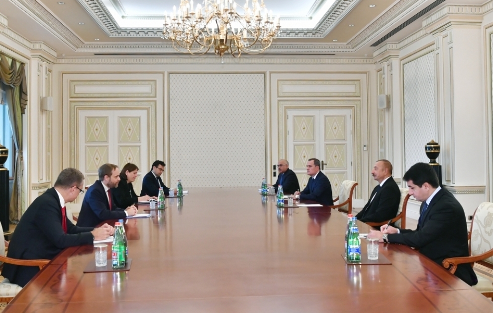 Le président Ilham Aliyev reçoit le ministre tchèque des Affaires étrangères VIDEO