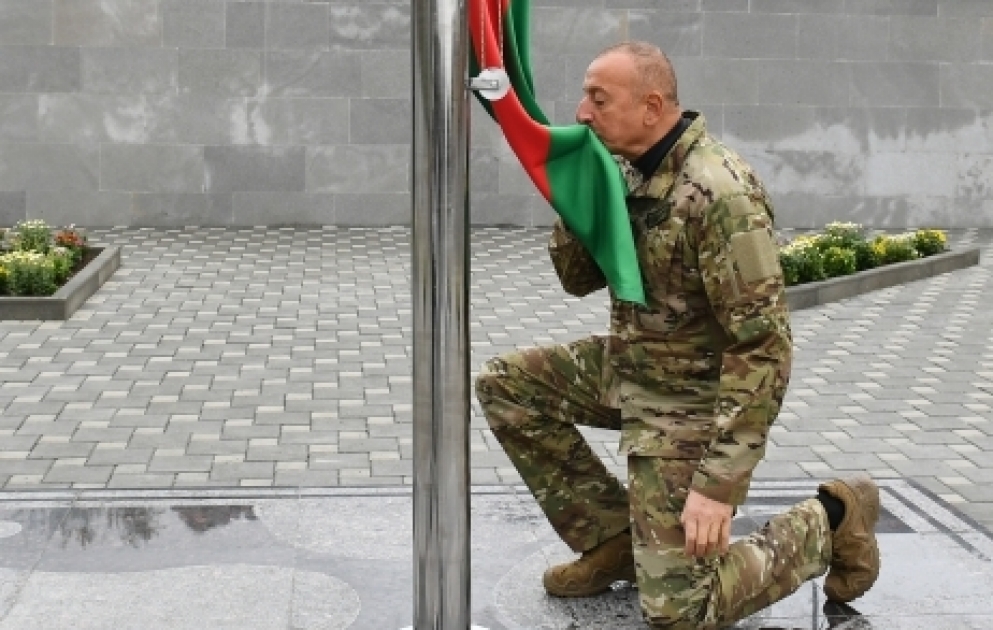 Президент Ильхам Алиев поднял флаг Азербайджана в селе Талыш Тертерского района ВИДЕО