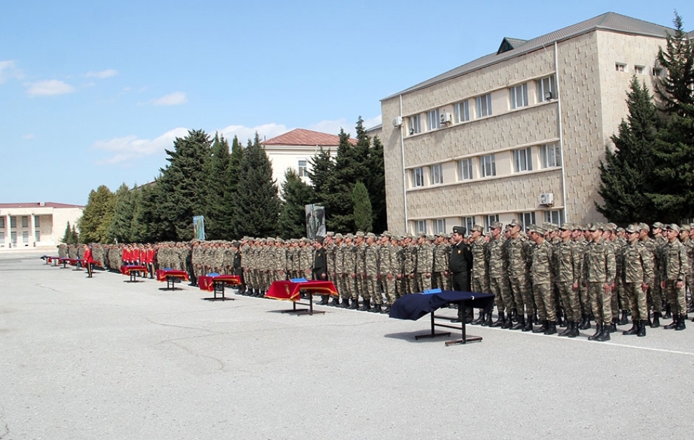 “Müddətdən artıq həqiqi hərbi xidmət hərbi qulluqçularının hazırlığı kursu”nun növbəti buraxılış mərasimi keçirilib VİDEO
