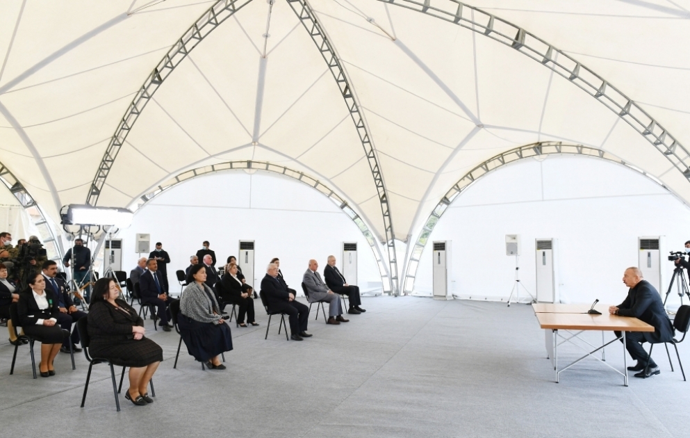 Le président Ilham Aliyev rencontre des représentants de la communauté de Khodjavend VIDEO