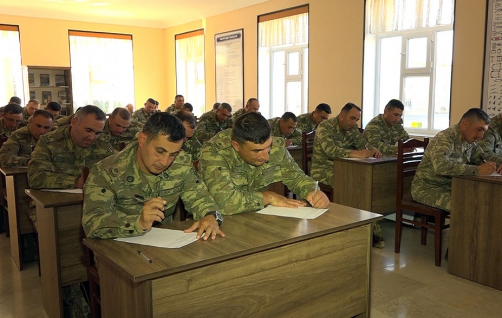 Naxçıvanda tabor, divizion komandirləri və müavinləri ilə komandir hazırlığı məşğələləri keçirilib VİDEO
