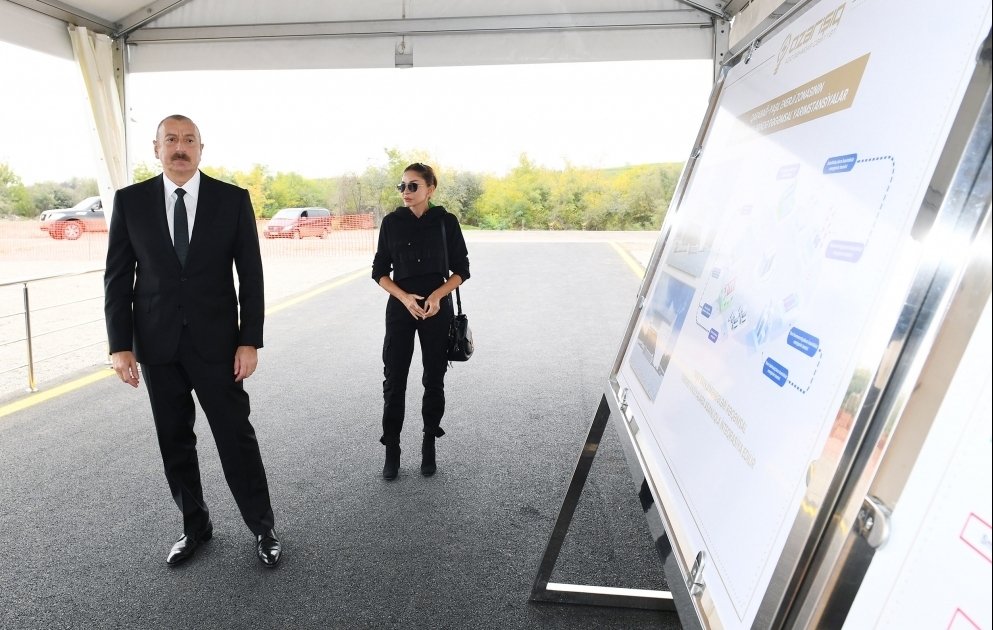 Präsident Ilham Aliyev legt Grundstein für Leitstelle für digitale Umspannwerke VIDEO