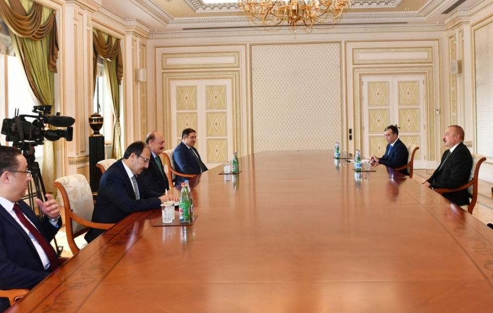 Präsident Ilham Aliyev empfängt türkischen Minister für Arbeit und Sozialschutz VIDEO