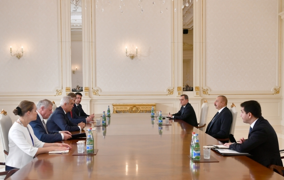 Präsident Ilham Aliyev empfängt slowakischen Außenminister Ivan Korčok VIDEO